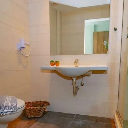 Pensionat In Guest - With Private Pool